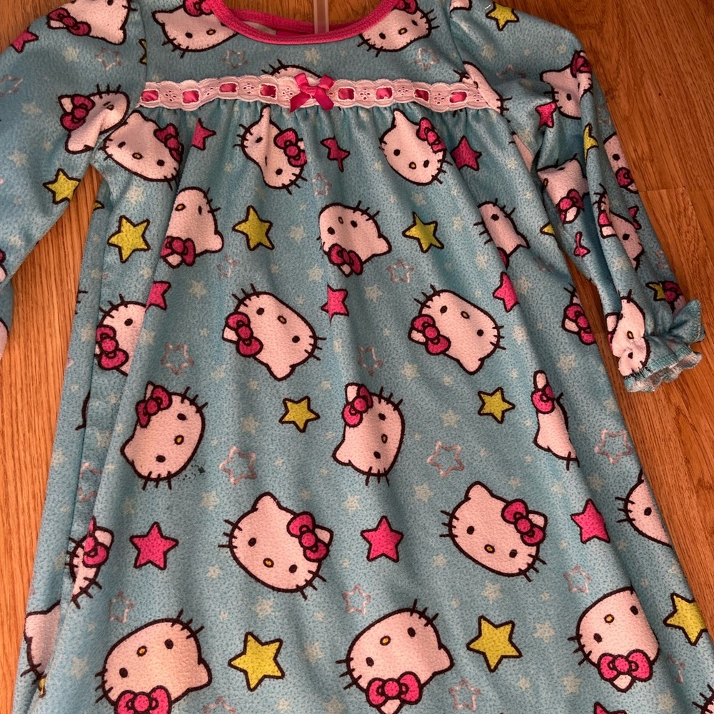 Lot of 3 girls night gowns. Size 3T. Various brands.